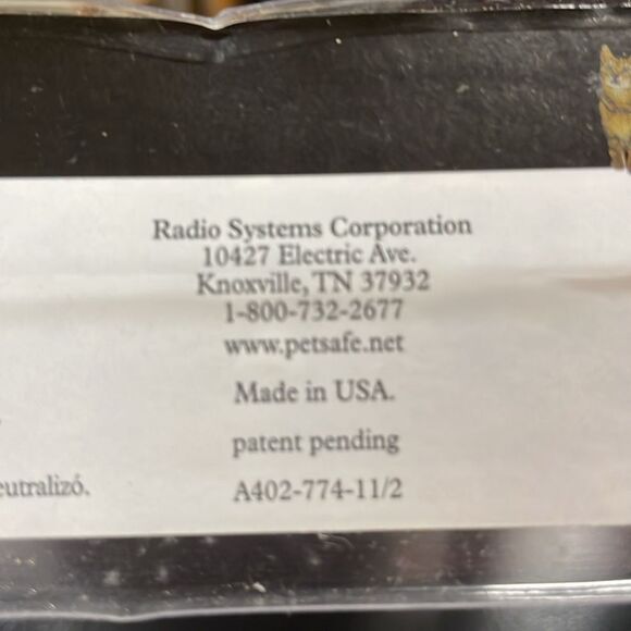 PetSafe Cat Flap magnetic closure transparent flap easy slide lock 7.5” square - Picture 4 of 6